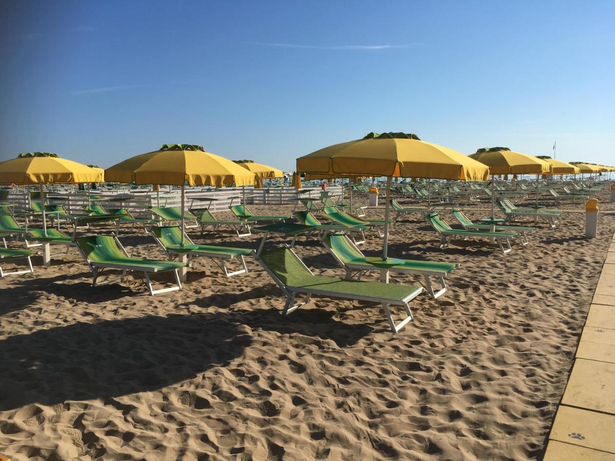 Appartamento Fronte Mare 里米尼 外观 照片